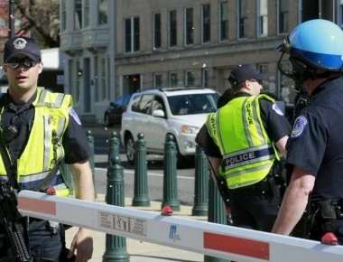 Αυτοκίνητο έπεσε πάνω σε πεζούς στο Μπρούκλιν - Δύο παιδιά νεκρά (φωτό)